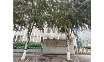 陜西子洲縣小學(xué)游泳館中廣歐特斯超低溫空氣能熱水、恒溫除濕機(jī)組